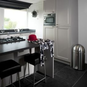 Robuuste keuken met staallook