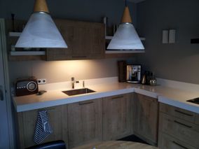Keuken met sfeervolle verlichting