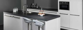 Moderne keuken met grijstinten