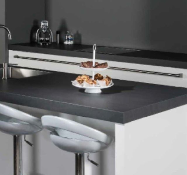 Moderne keuken met grijstinten