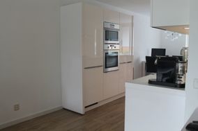 Strakke witte keuken