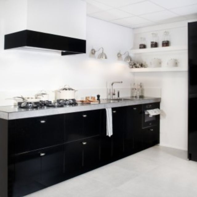 Robuuste keuken zwart